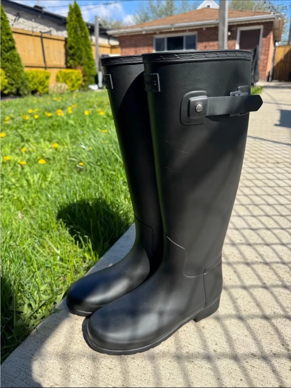 Women’s Hunter Rain Boots (size 5)